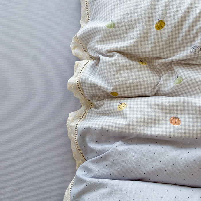 91家纺网 家纺一手货源 找家纺 竹合家纺 2025新款春日碎花法式镂空花边款式提花皱皱四件套 法式-小南瓜灰