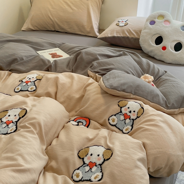 91家纺网 家纺一手货源 找家纺 优卡迪家纺馆 2025新款水洗棉毛巾绣四件套（下载文件夹包含买家秀） 彩虹狗-杏色