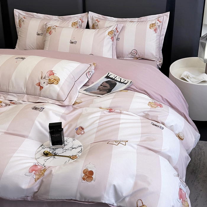 91家纺网 家纺一手货源 找家纺 乐蔻家纺 2025新款全棉13376数码印花四件套 音乐兔（粉）