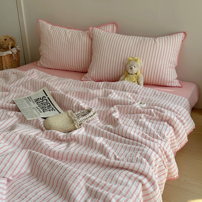 91家纺网 家纺一手货源 找家纺   曼町家居2025新款全棉水洗棉提花贝壳边夏被系列 落樱粉