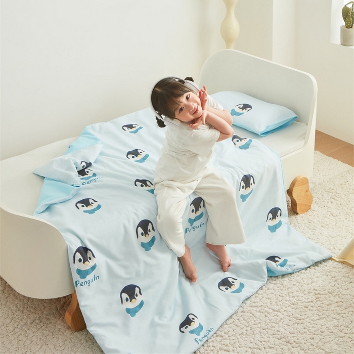 91家纺网 家纺一手货源 找家纺 艾佳宝贝 2025新款A类儿童全棉多功能单被套 乖萌小企鹅