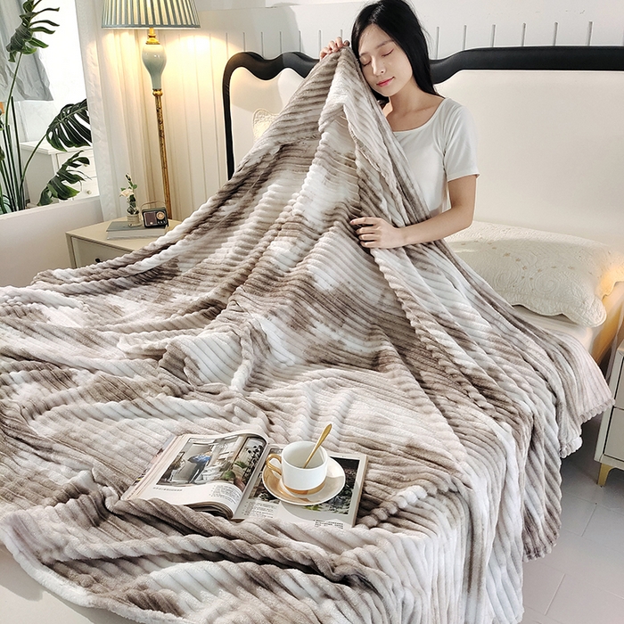 91家纺网 家纺一手货源 找家纺 （总）巴木赫2025新款200g水墨印染抽条毛毯毯子