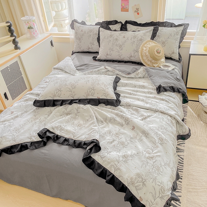 91家纺网 家纺一手货源 找家纺 佳一家纺 2025新款亲肤水洗棉夏被 花恋