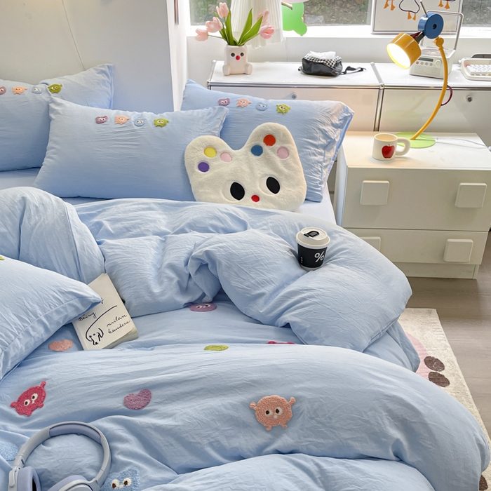 91家纺网 家纺一手货源 找家纺 优卡迪家纺馆 2025新款水洗棉毛巾绣四件套（下载文件夹包含买家秀） 开心怪兽-蓝