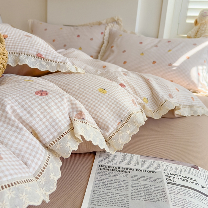 91家纺网 家纺一手货源 找家纺 竹合家纺 2025新款春日碎花法式镂空花边款式提花皱皱四件套 法式-小南瓜卡其