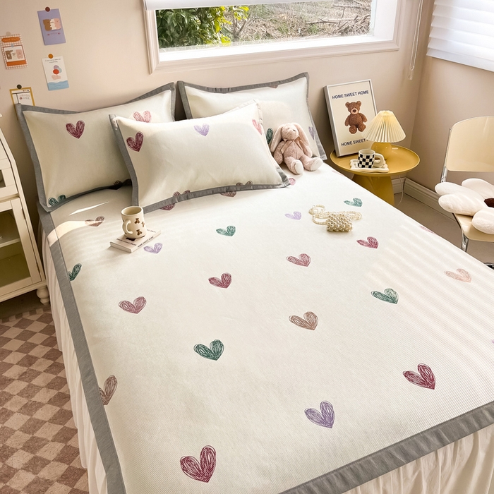 91家纺网 家纺一手货源 找家纺 懒猫家纺 2025春夏新款250D数码印花冰丝席凉席席子 手绘爱心