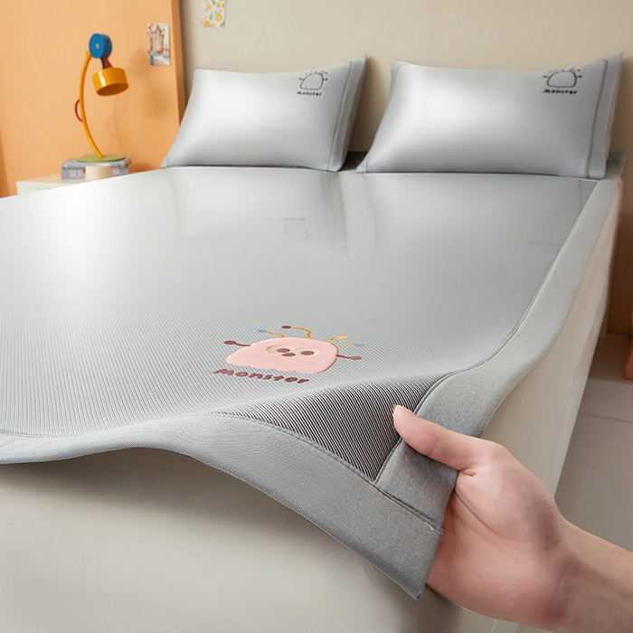 91家纺网 家纺一手货源 找家纺 （总）全季家居 2025新款5A抗菌碳光卡通贴布系列冰丝席