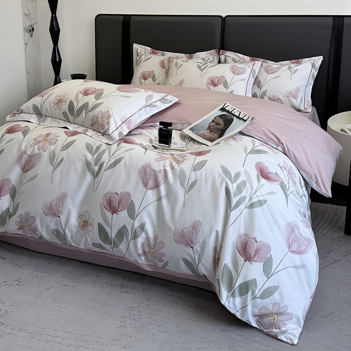 91家纺网 家纺一手货源 找家纺 乐蔻家纺 2025新款全棉13376数码印花四件套 夏恋（粉）