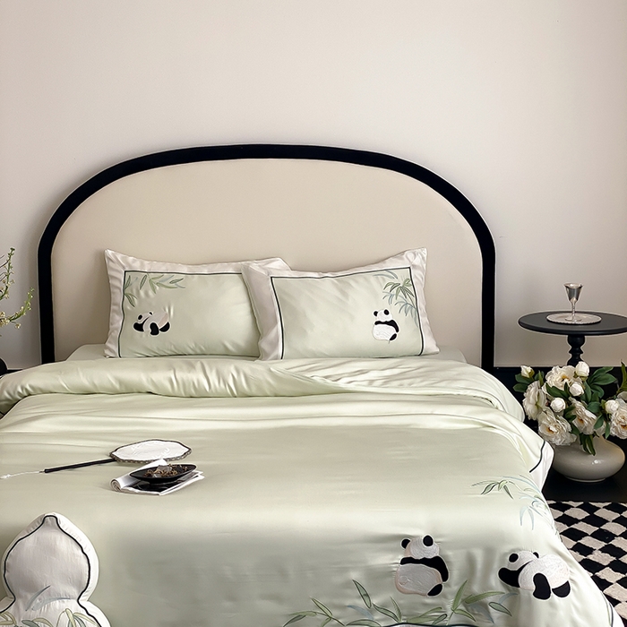 91家纺网 家纺一手货源 找家纺 MIU缪家居 2025新款60支兰精天丝四件套-熊猫与竹 熊猫与竹-清绿