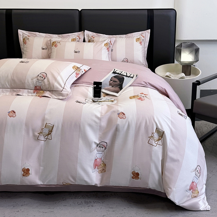 91家纺网 家纺一手货源 找家纺 乐蔻家纺 2025新款全棉13376数码印花四件套 音乐兔（粉）