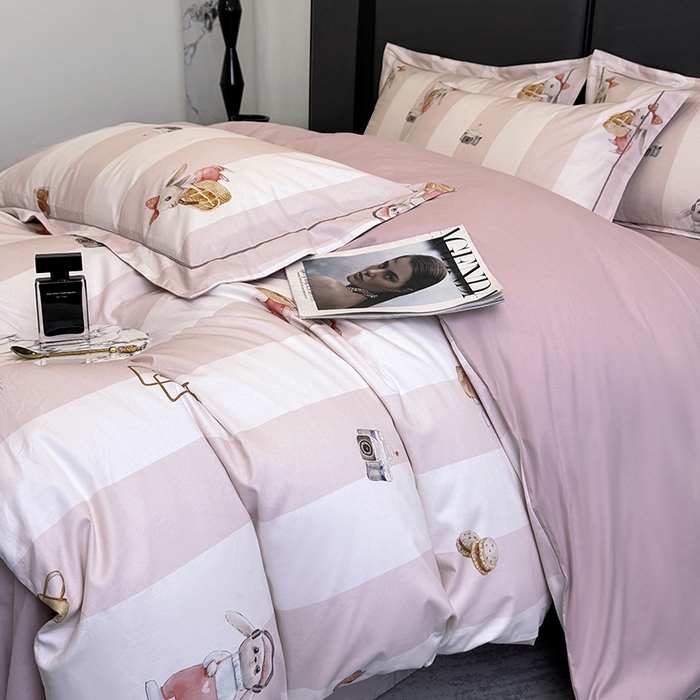 91家纺网 家纺一手货源 找家纺 乐蔻家纺 2025新款全棉13376数码印花四件套 音乐兔（粉）