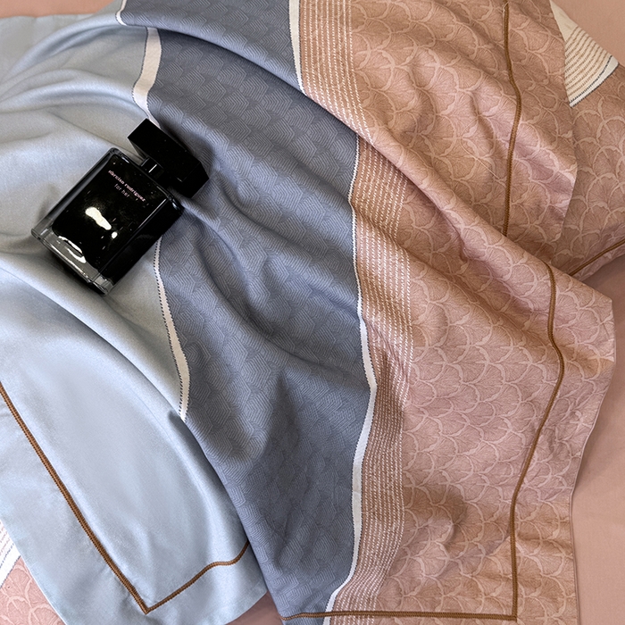 91家纺网 家纺一手货源 找家纺 乐蔻家纺 2025新款全棉13376数码印花四件套 漫步（桔）