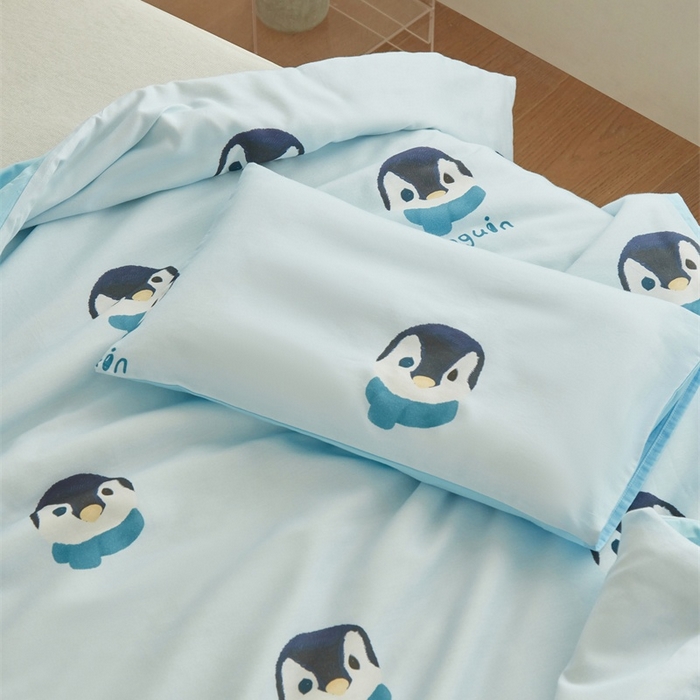 91家纺网 家纺一手货源 找家纺 艾佳宝贝 2025新款A类儿童全棉多功能单被套可拆式夏被 乖萌小企鹅