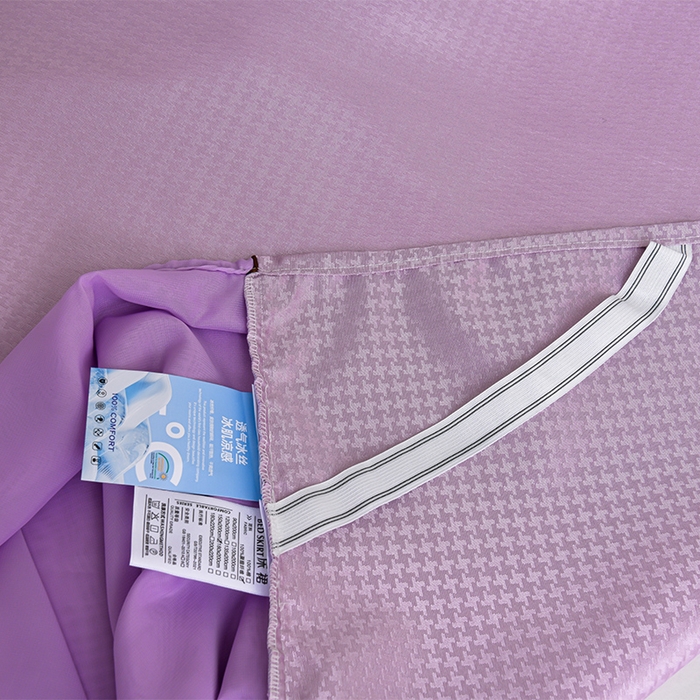91家纺网 家纺一手货源 找家纺 家之硕家纺 2025新款冰丝凉席床裙款三件套 浅紫