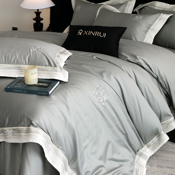 91家纺网 家纺一手货源 找家纺 馨蕊家居 2025新款100s高奢典藏简约全棉系列四件套-棉罗莎 棉罗莎-高级灰
