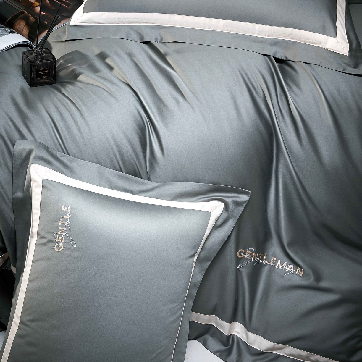 91家纺网 家纺一手货源 找家纺 佳汐蓝家纺 2025春夏新款新疆棉纯棉轻奢四件套（贴边款） 奥丁灰