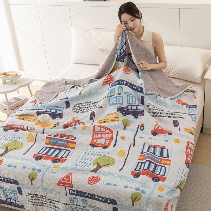 91家纺网 家纺一手货源 找家纺 乐家毛巾被（工厂自产自销） 2025春夏新款三层全棉纯棉印花毛巾被 卡通车