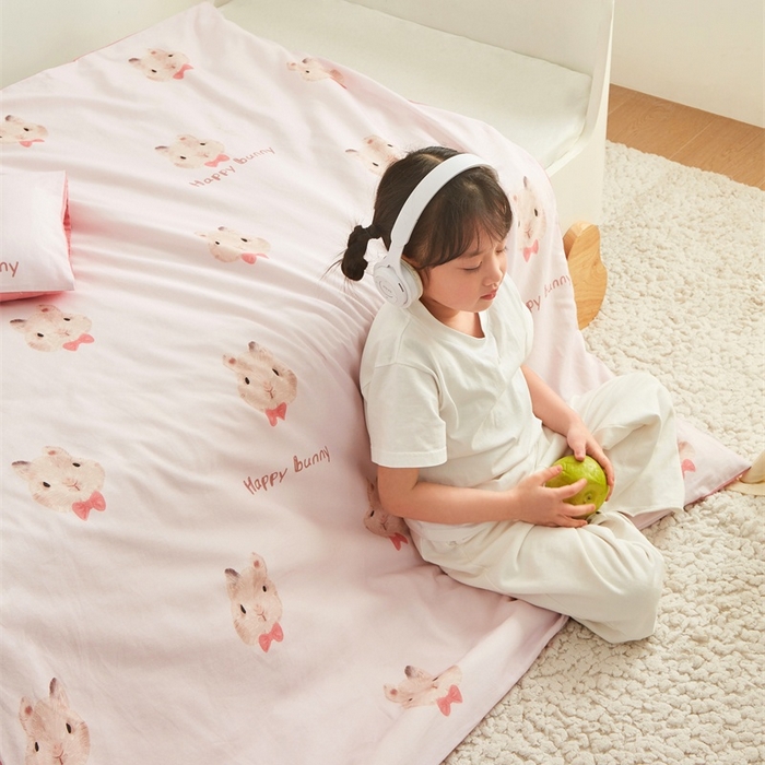 91家纺网 家纺一手货源 找家纺 艾佳宝贝 2025新款A类儿童全棉多功能单被套可拆式夏被四季被子 乖萌甜兔