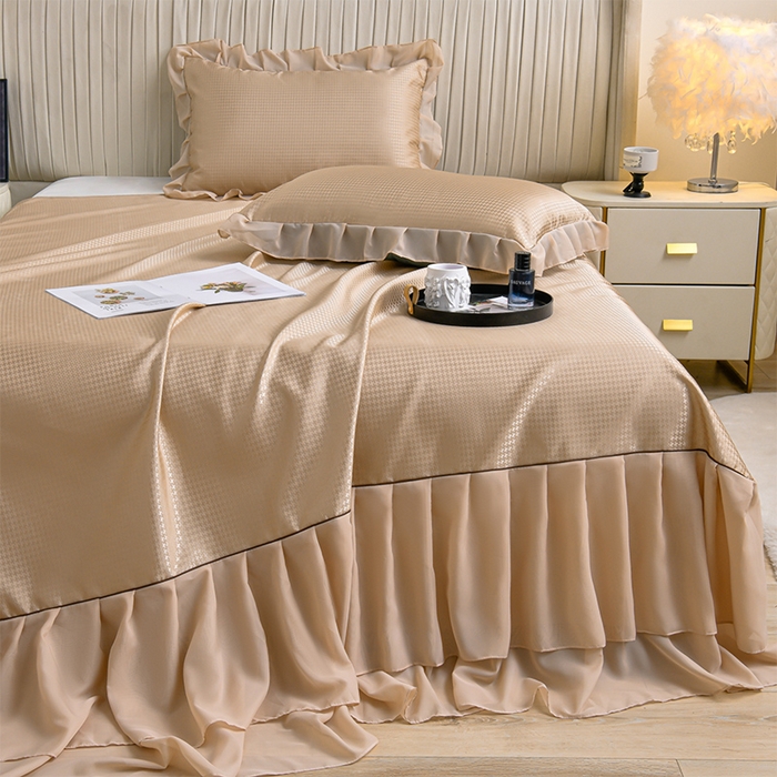 91家纺网 家纺一手货源 找家纺 家之硕家纺 2025新款冰丝凉席床裙款三件套 卡其色