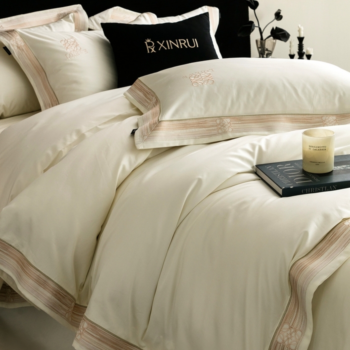 91家纺网 家纺一手货源 找家纺 馨蕊家居 2025新款100s高奢典藏简约全棉系列四件套-棉罗莎 棉罗莎-月光白