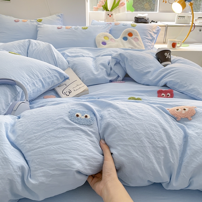 91家纺网 家纺一手货源 找家纺 优卡迪家纺馆 2025新款水洗棉毛巾绣四件套（下载文件夹包含买家秀） 开心怪兽-蓝