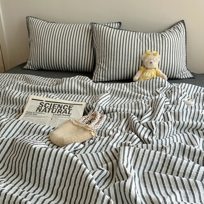 91家纺网 家纺一手货源 找家纺   曼町家居2025新款全棉水洗棉提花贝壳边夏被系列 黛墨灰