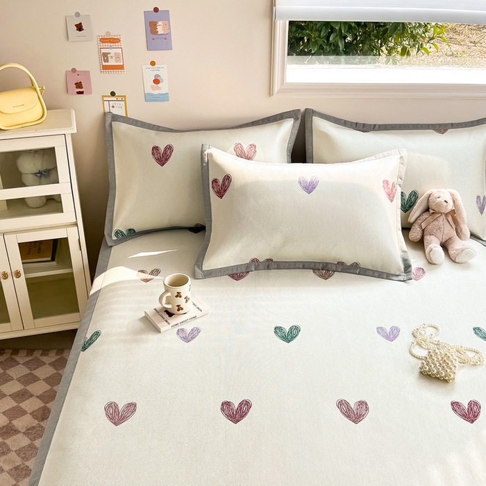 91家纺网 家纺一手货源 找家纺 懒猫家纺 2025春夏新款250D数码印花冰丝席凉席席子 手绘爱心