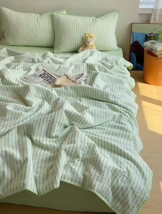 91家纺网 家纺一手货源 找家纺   曼町家居2025新款全棉水洗棉提花贝壳边夏被系列 青竹碧