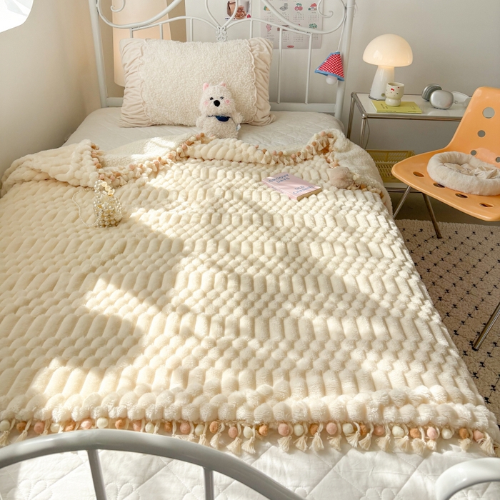 91家纺网 家纺一手货源 找家纺 （总）潮邦创意家居 2025新款 奶芙绒流苏球毛毯