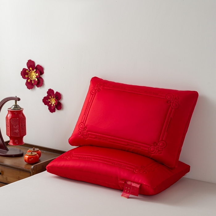 91家纺网 家纺一手货源 找家纺 2025新款婚庆枕芯 同心结缘-红乳胶枕