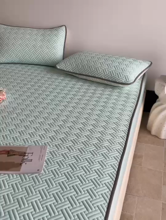 91家纺网 家纺一手货源 找家纺 欧邦2025新款纯色加厚乳胶床笠三件套 饼干花-水绿