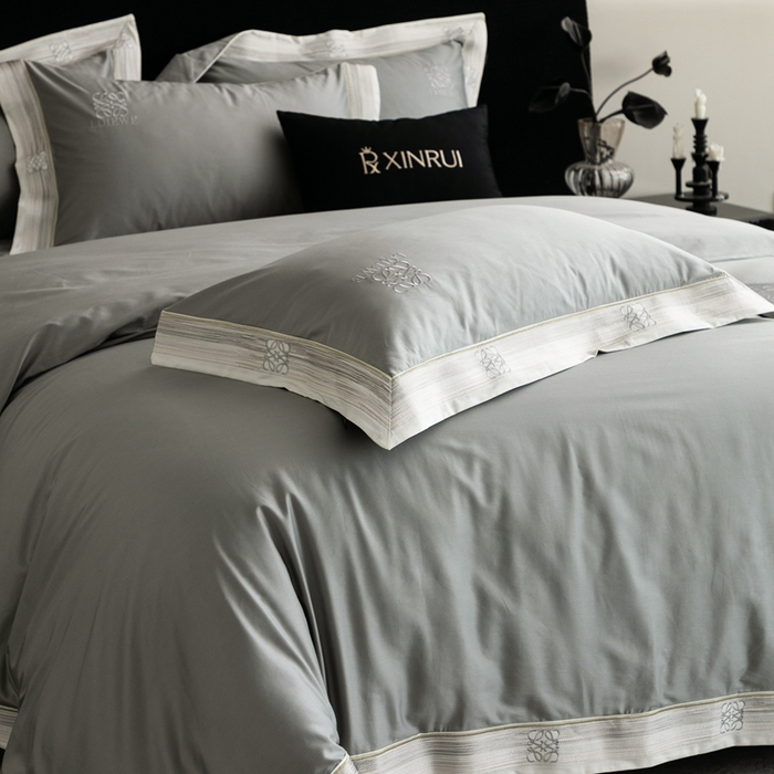 91家纺网 家纺一手货源 找家纺 馨蕊家居 2025新款100s高奢典藏简约全棉系列四件套-棉罗莎 棉罗莎-高级灰