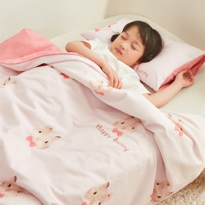 91家纺网 家纺一手货源 找家纺 艾佳宝贝 2025新款A类儿童全棉多功能单被套可拆式夏被四季被子 乖萌甜兔