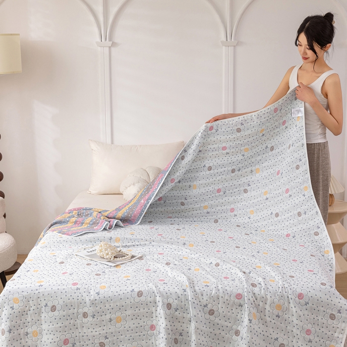 91家纺网 家纺一手货源 找家纺 乐家毛巾被（工厂自产自销） 2025春夏新款亲肤舒适六层纱布被 点点花花