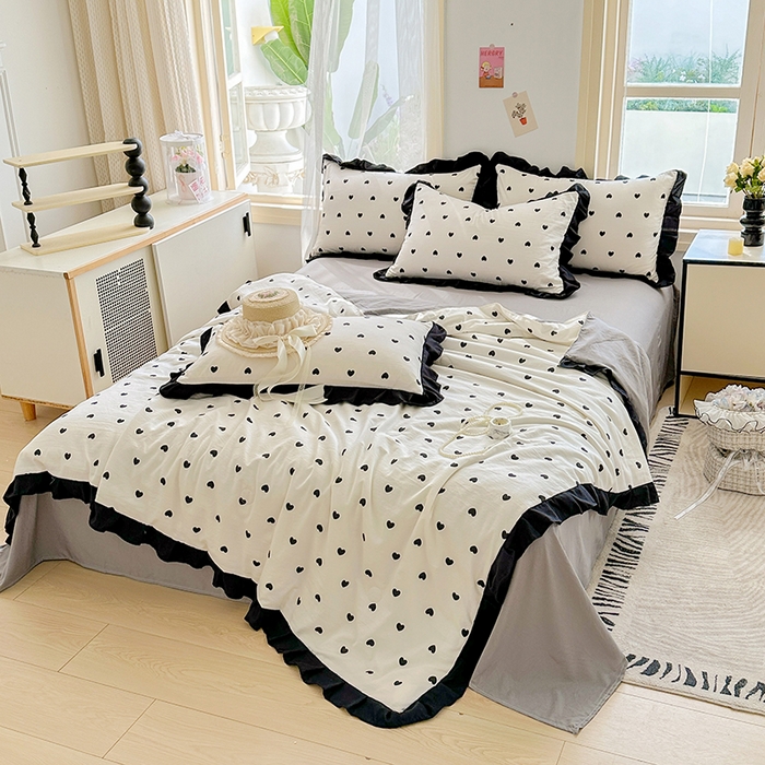 91家纺网 家纺一手货源 找家纺 佳一家纺 2025新款亲肤水洗棉夏被 爱心点点