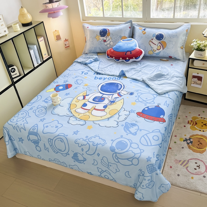 91家纺网 家纺一手货源 找家纺 博雅 2025新款A类大版数码印花冰丝凉席可组合凉感丝夏被-宇航员 绘画宇航员