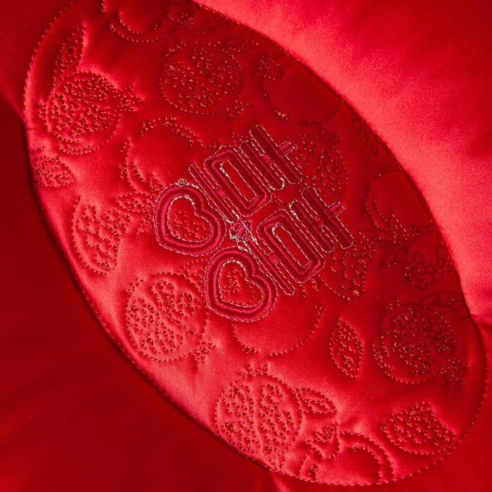 91家纺网 家纺一手货源 找家纺 2025新款婚庆枕芯 石榴花婚庆定型