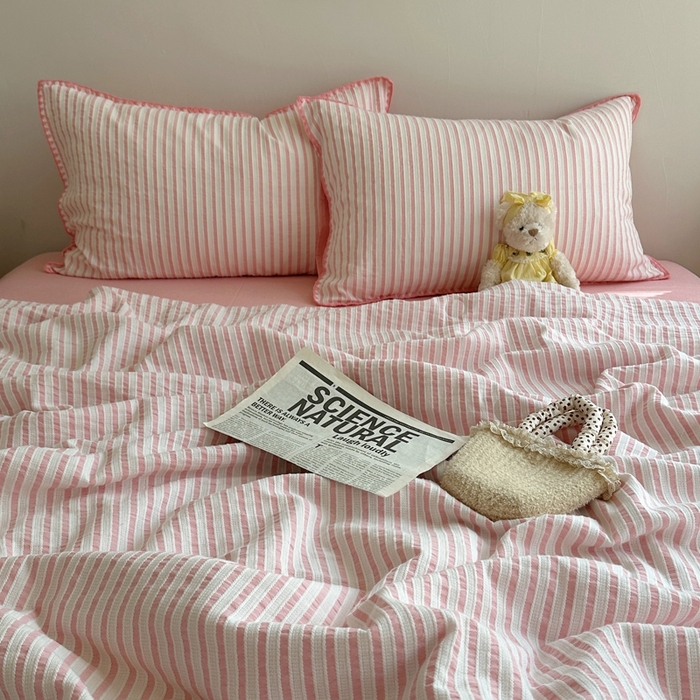 91家纺网 家纺一手货源 找家纺   曼町家居2025新款全棉水洗棉提花贝壳边夏被系列 落樱粉