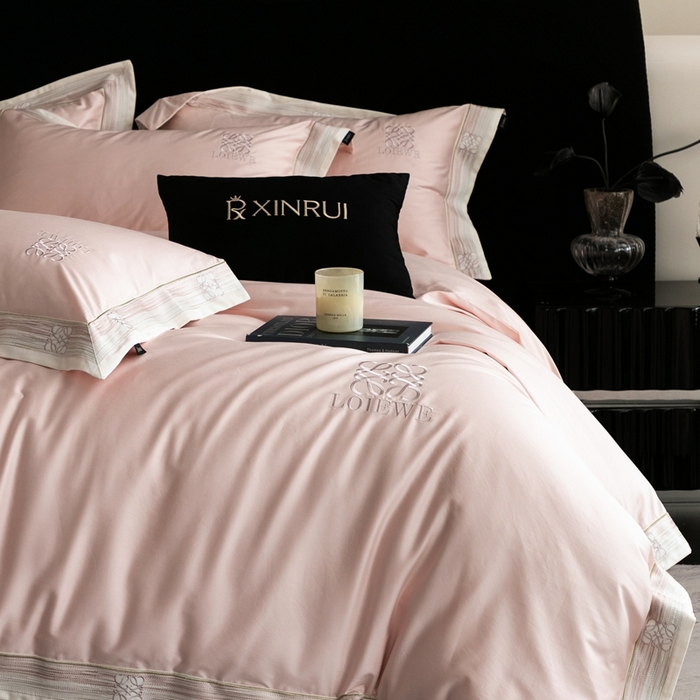 91家纺网 家纺一手货源 找家纺 馨蕊家居 2025新款100s高奢典藏简约全棉系列四件套-棉罗莎 棉罗莎-蔷薇粉