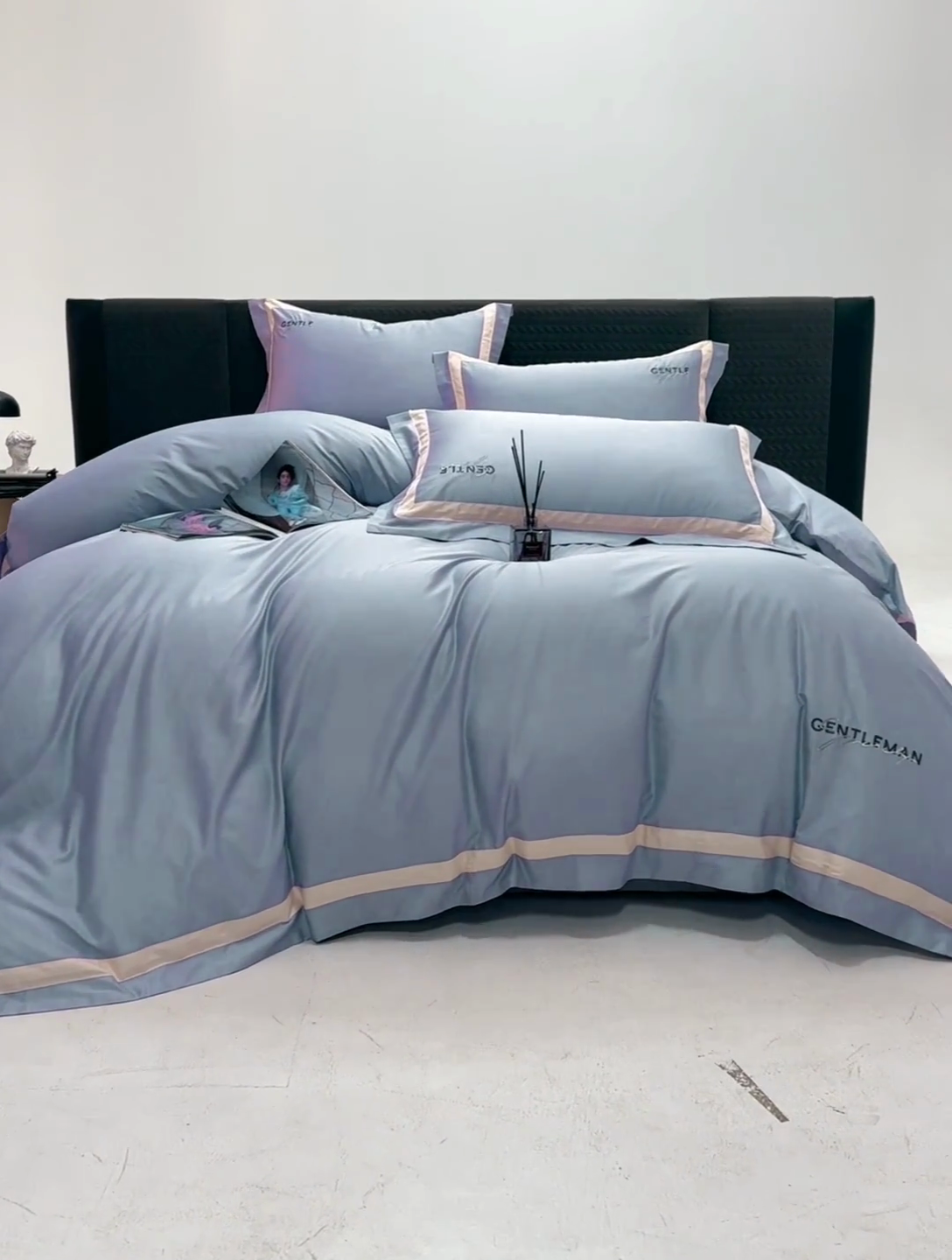 91家纺网 家纺一手货源 找家纺 佳汐蓝家纺 2025春夏新款新疆棉纯棉轻奢四件套（贴边款） 景澜蓝