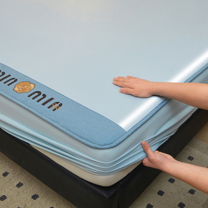 91家纺网 家纺一手货源 找家纺 全季家居 2025新款全季家居5A抗菌min系列凉感冰丝席 床笠-天蓝