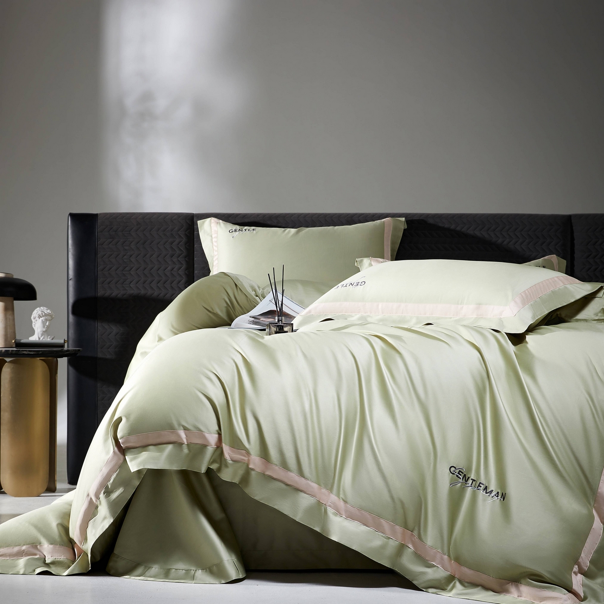 91家纺网 家纺一手货源 找家纺 佳汐蓝家纺 2025春夏新款新疆棉纯棉轻奢四件套（贴边款） 绿灰色