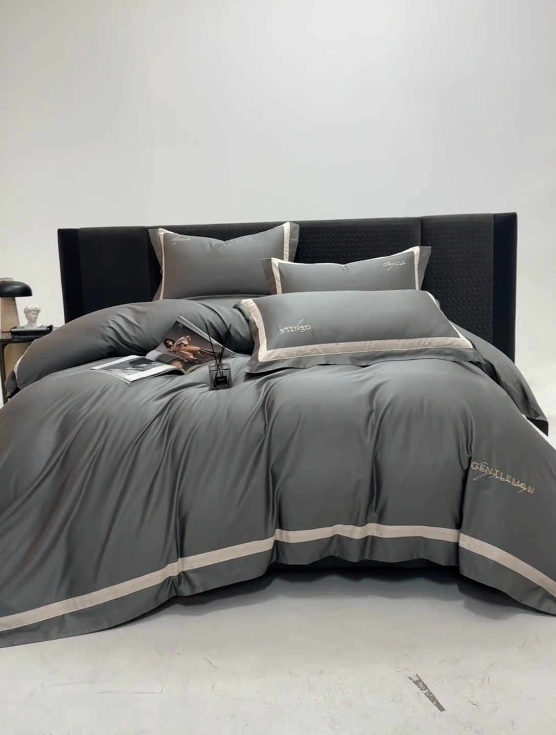 91家纺网 家纺一手货源 找家纺 佳汐蓝家纺 2025春夏新款新疆棉纯棉轻奢四件套（贴边款） 奥丁灰