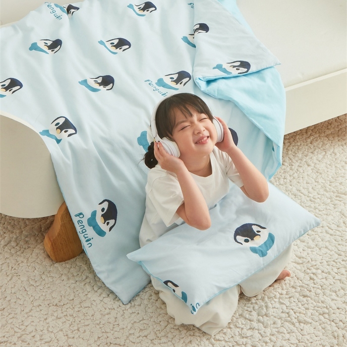91家纺网 家纺一手货源 找家纺 艾佳宝贝 2025新款A类儿童全棉多功能单被套可拆式夏被四季被子 乖萌小企鹅