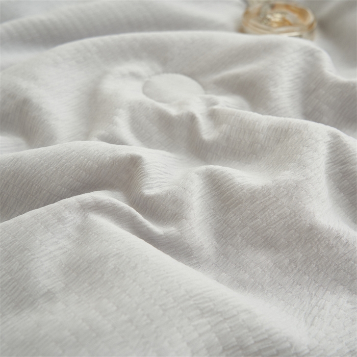 91家纺网 家纺一手货源 找家纺 恒爱家纺 2025新款A类泡泡纱床盖-杜鹃 绅士灰