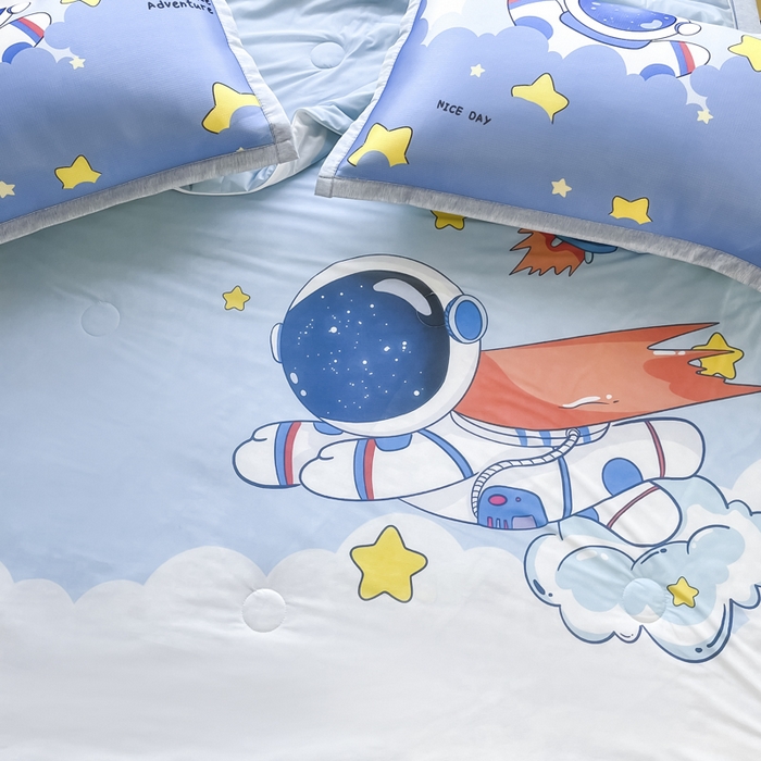 91家纺网 家纺一手货源 找家纺 （总）博雅 2025新款A类大版数码印花冰丝凉席可组合凉感丝夏被-宇航员