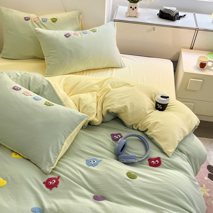 91家纺网 家纺一手货源 找家纺 优卡迪家纺馆 2025新款水洗棉毛巾绣四件套（下载文件夹包含买家秀） 开心怪兽-绿