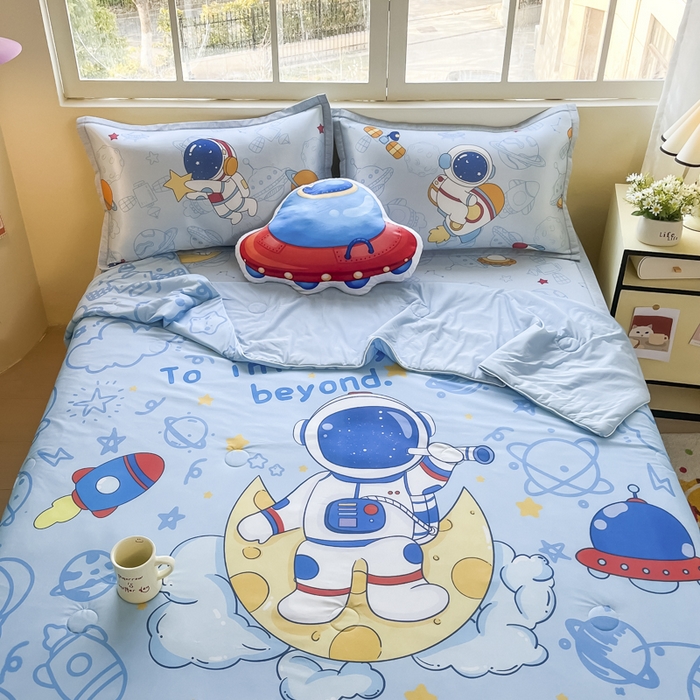 91家纺网 家纺一手货源 找家纺 博雅 2025新款A类大版数码印花冰丝凉席可组合凉感丝夏被-宇航员 绘画宇航员