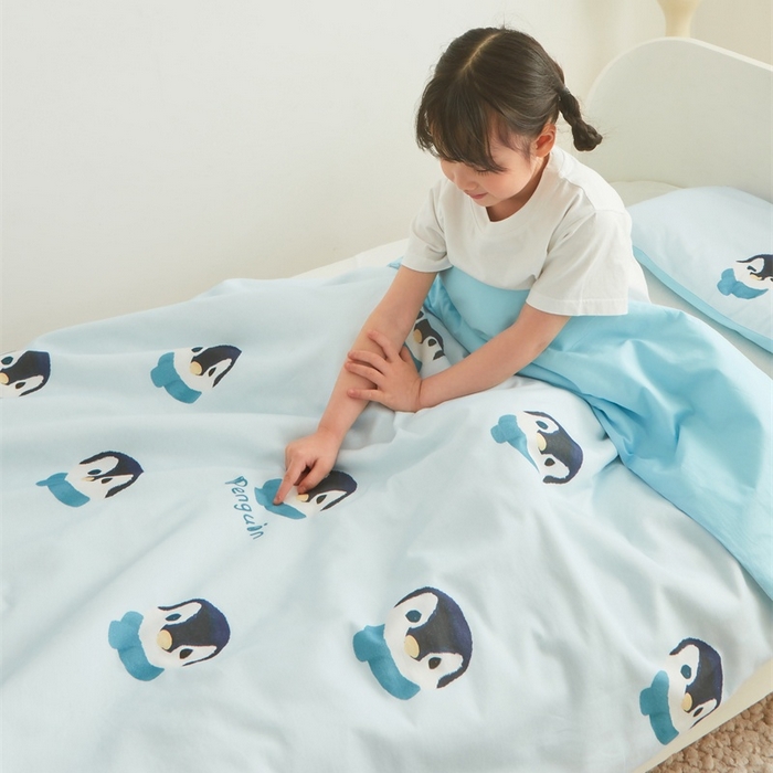91家纺网 家纺一手货源 找家纺 艾佳宝贝 2025新款A类儿童全棉多功能单被套 乖萌小企鹅