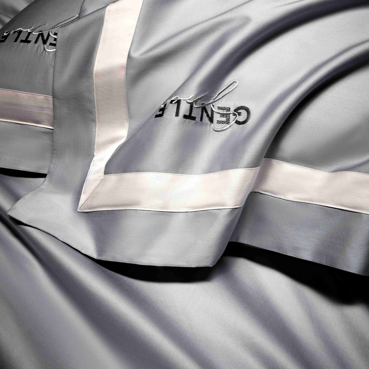 91家纺网 家纺一手货源 找家纺 佳汐蓝家纺 2025春夏新款新疆棉纯棉轻奢四件套（贴边款） 低音灰